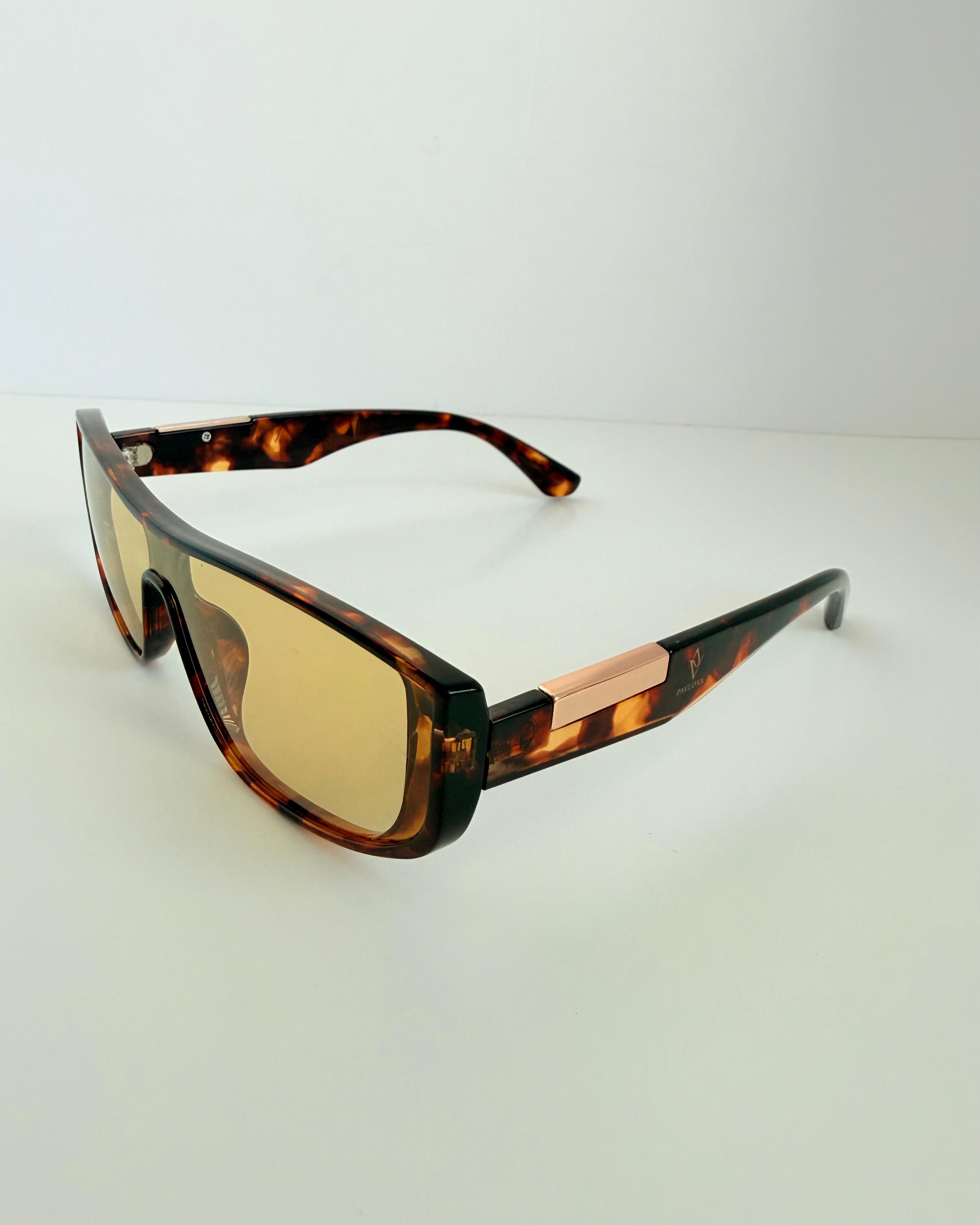 Amber Pav 23048