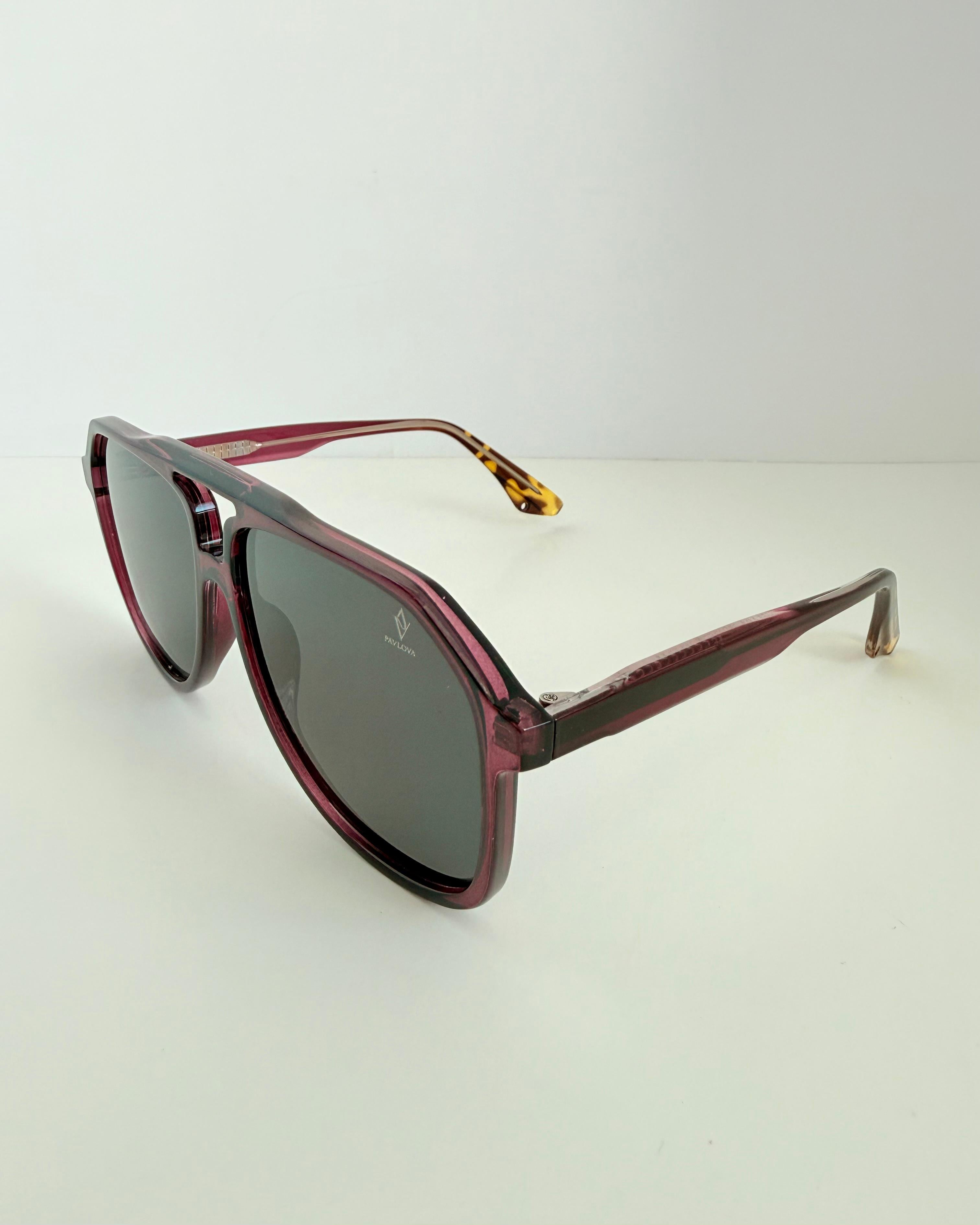 Plum Pavlova 5003