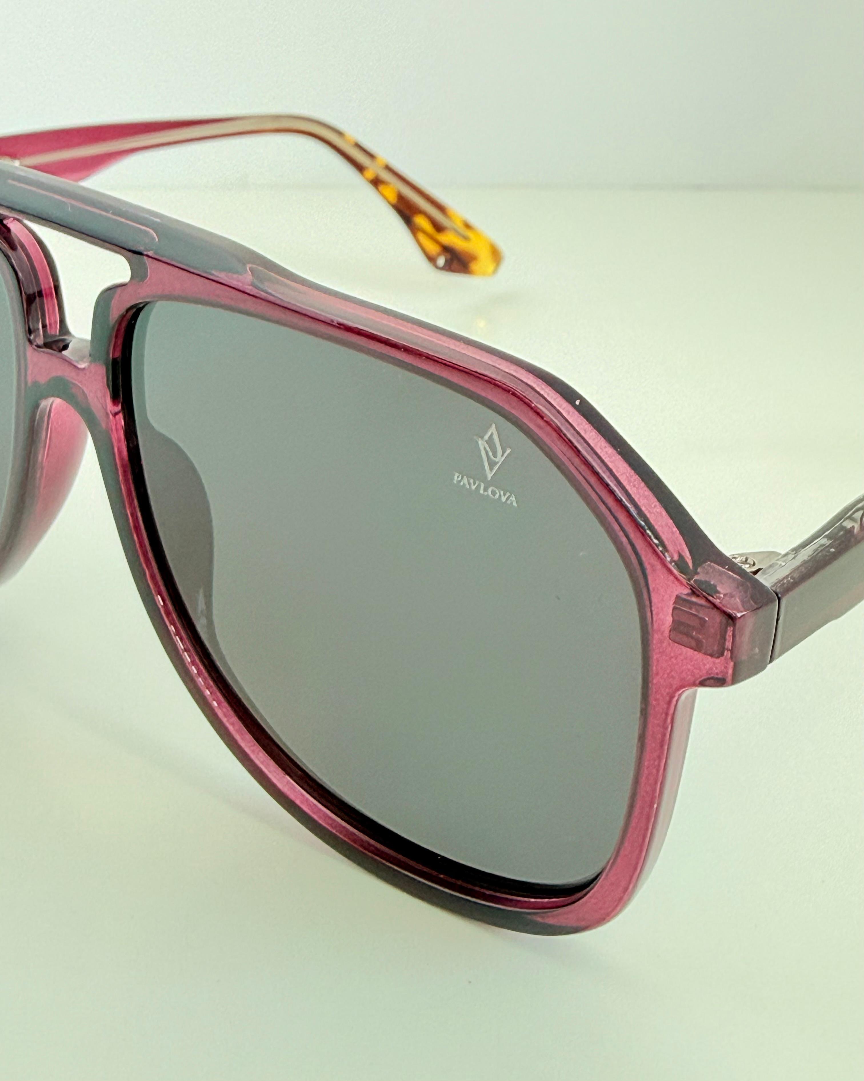 Plum Pavlova 5003
