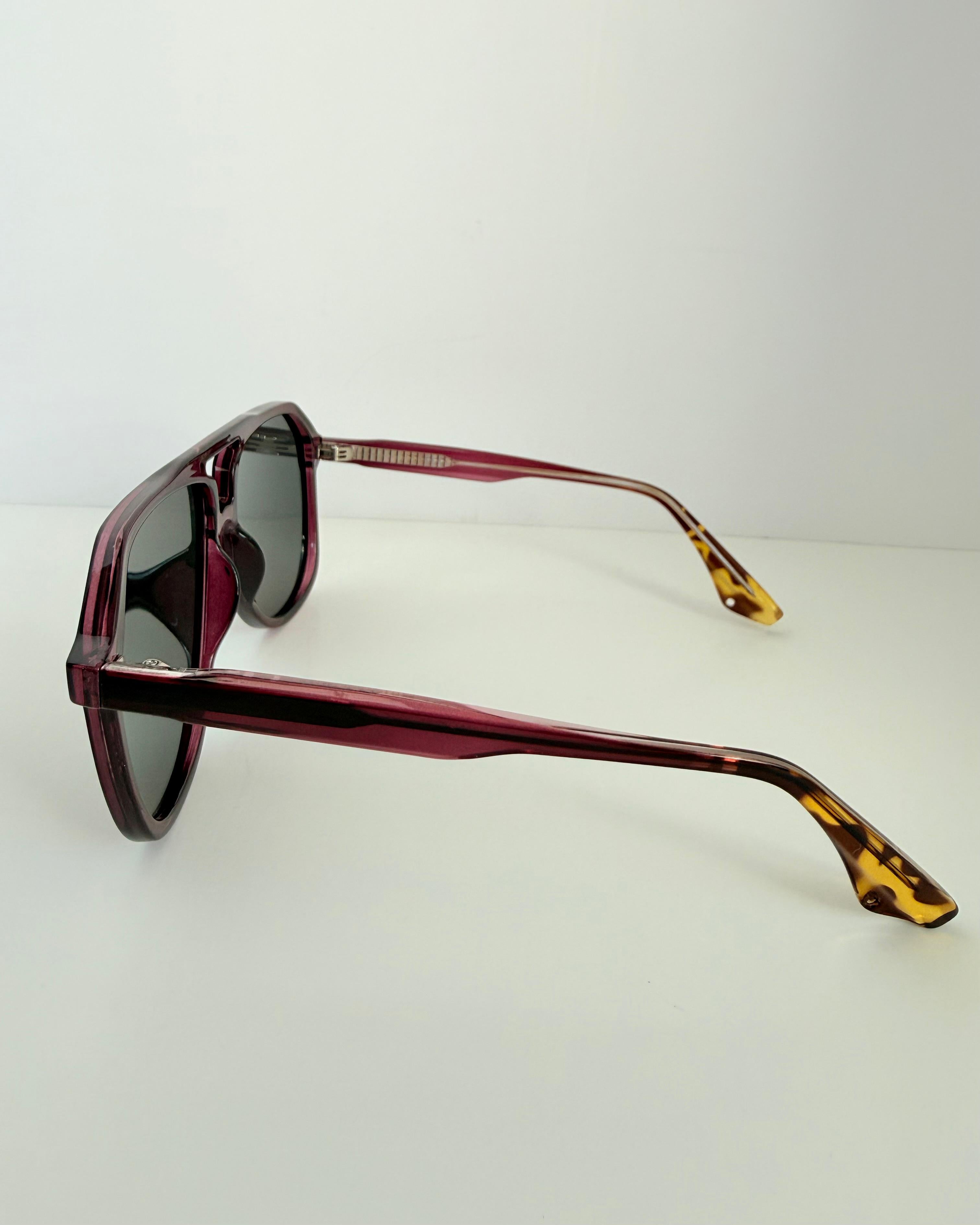 Plum Pavlova 5003