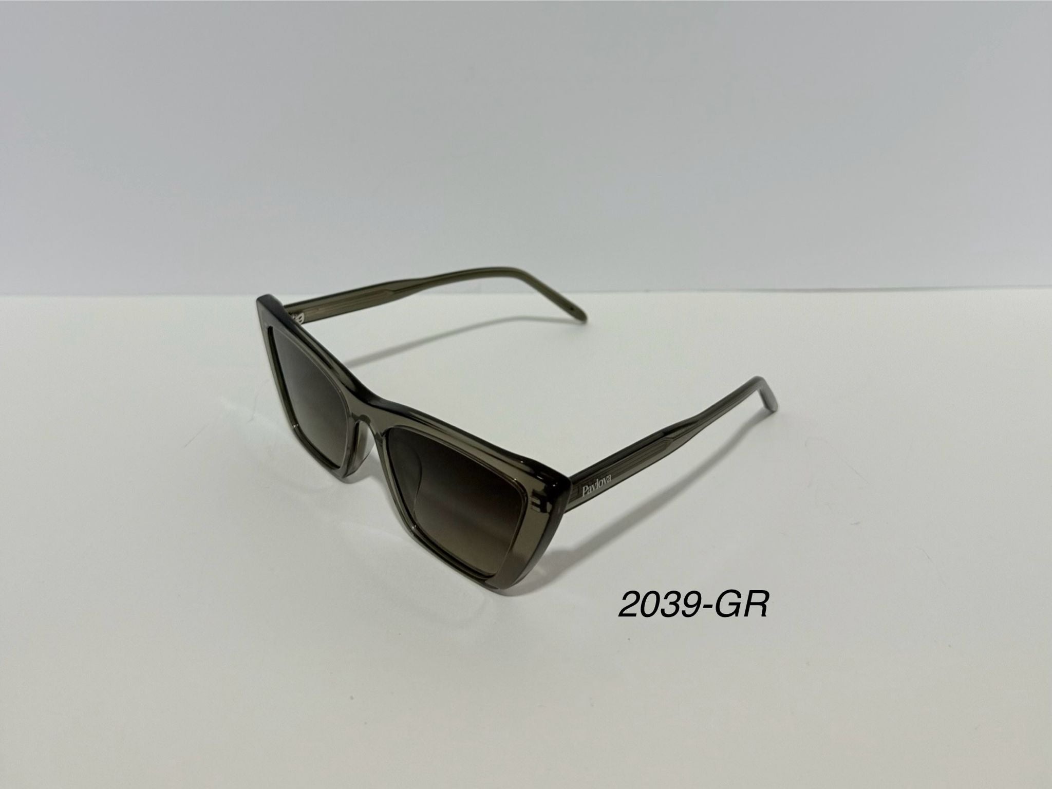 DILLY GRAY